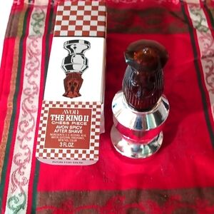 Avon Vintage collectible king chess piece with original Box IOB/EUC